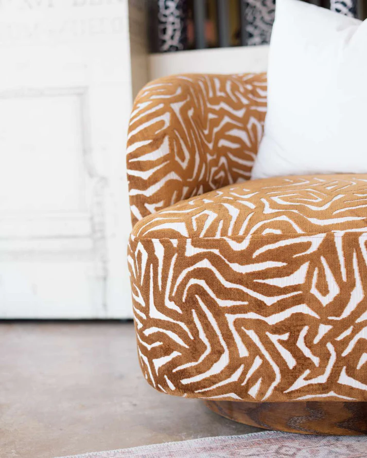 Oak Back Dineo Swivel Chair - Image 3